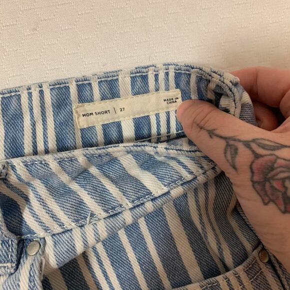 PacSun Blue and White Striped Denim Shorts Mom Short Size 27 - Picture 2 of 4